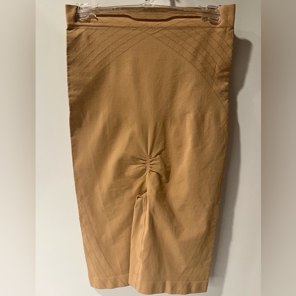 Maidenform Seamless Stretch Cool Comfort Body Shaping HighWaist Thigh Slimmer - Picture 5 of 11